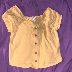 Shirt with brown buttons